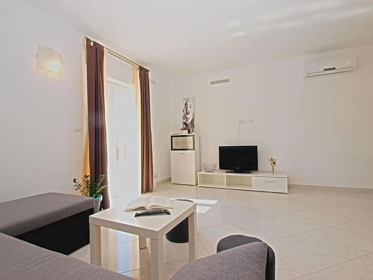 House Andrej 1372 Villa Medulin Holiday home